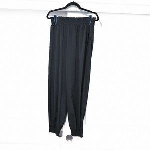 Athleta Size 6 Black Lightweight Performance Wear Jogger | Size 6